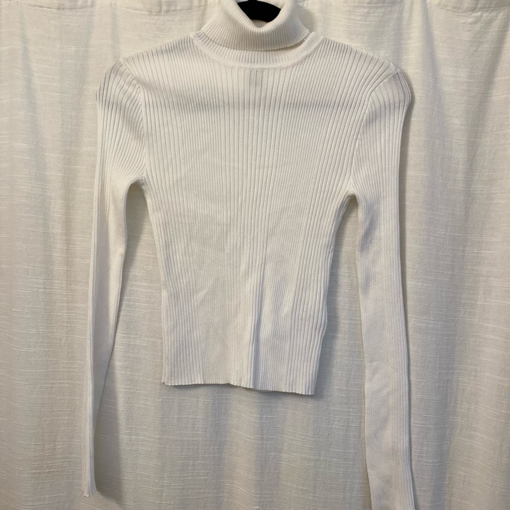 White turtleneck forever 21 medium